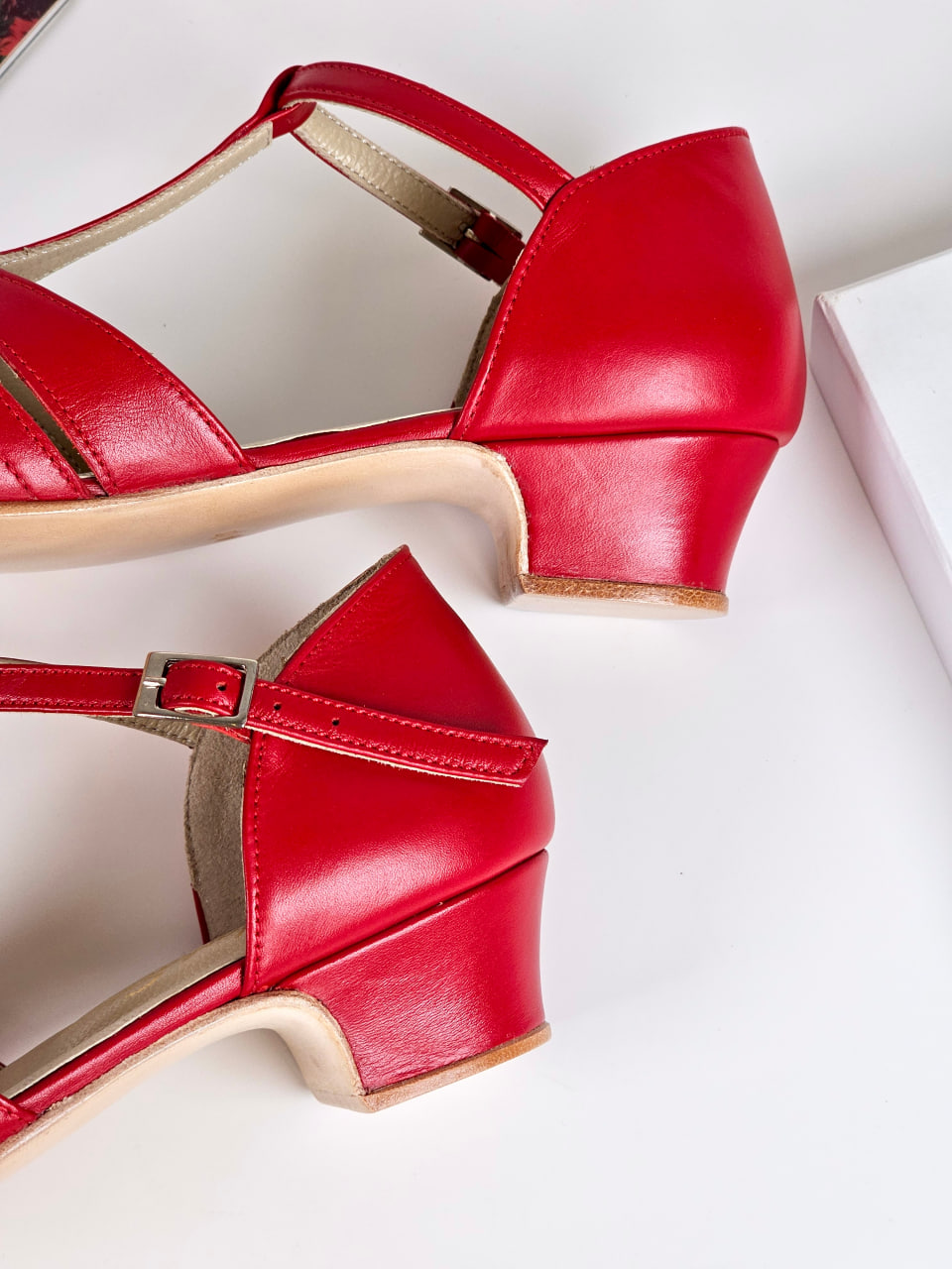 Barefoot Rosy Red Leather 4 cm heel