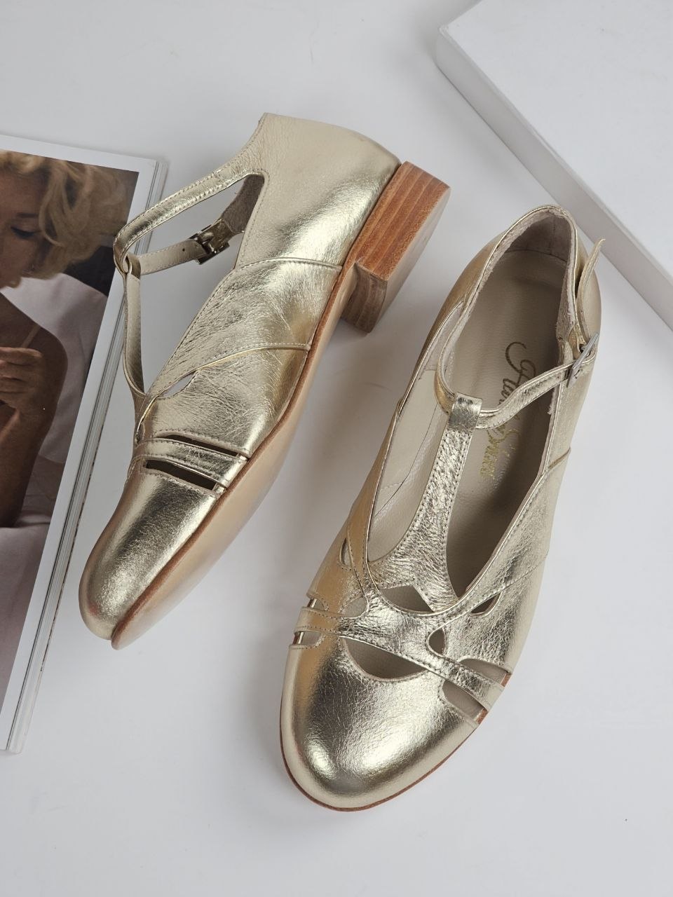Spring Platinum Gold Leather 2 cm heel