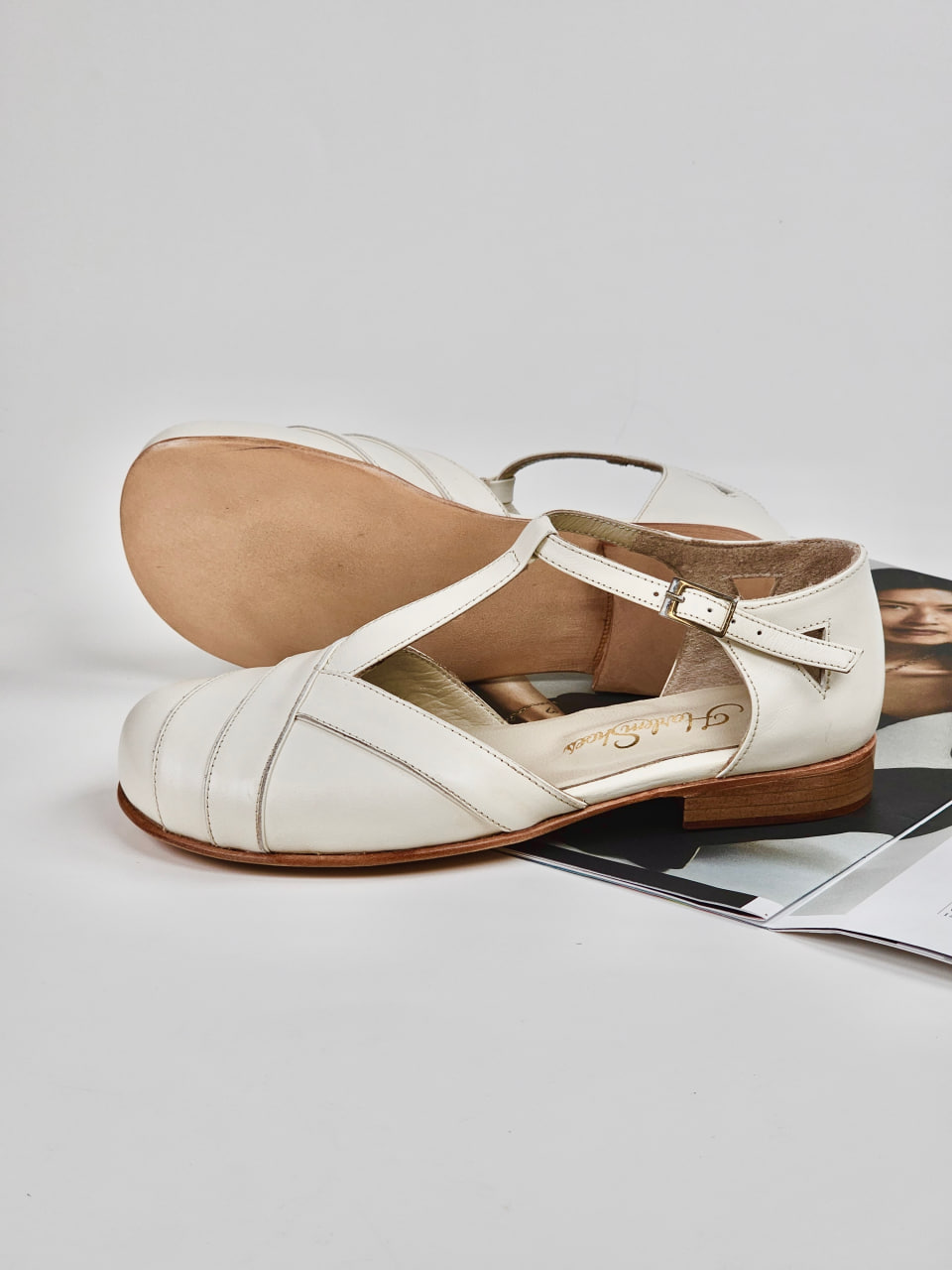 Barefoot Sugar Broken White Leather 2 cm heel