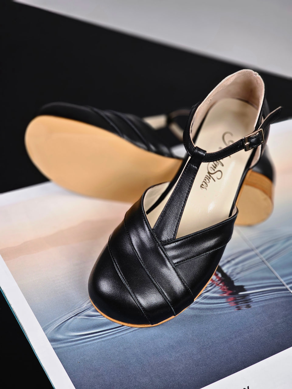 Barefoot Sugar Black Leather 2 cm heel