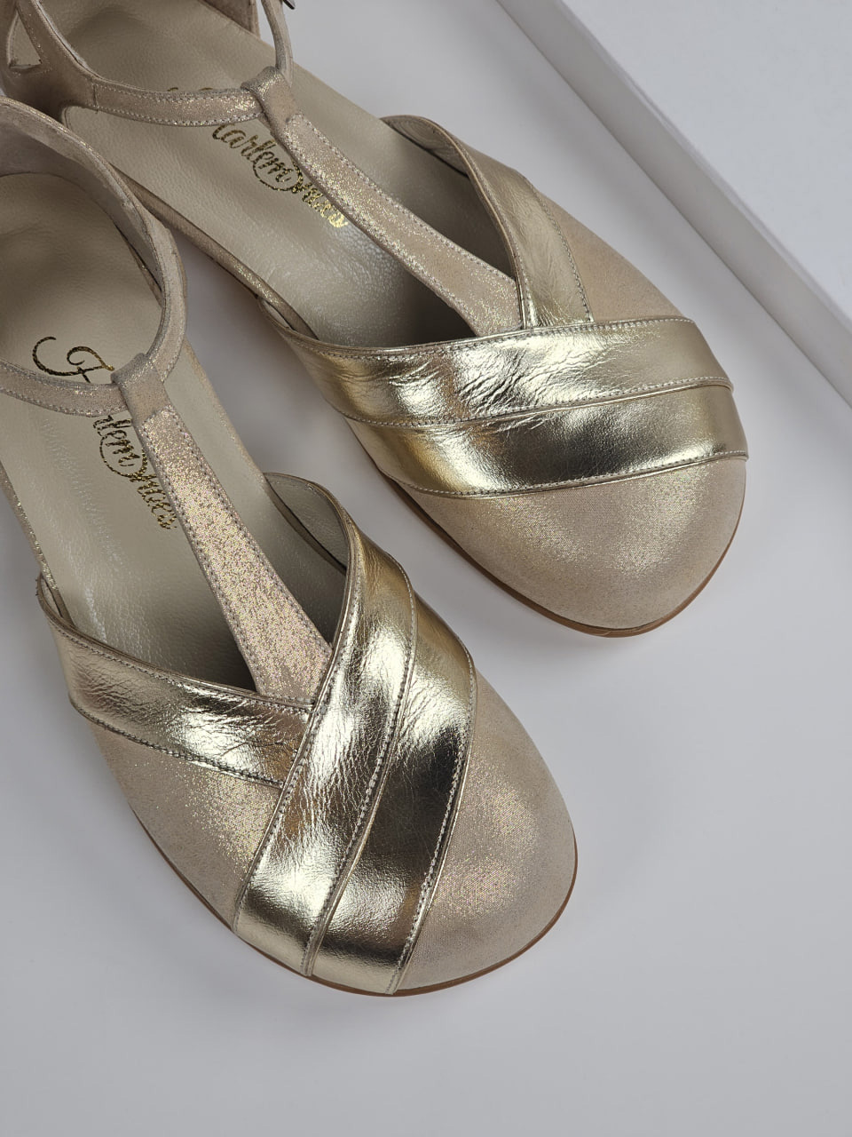 Barefoot Sugar Golden Suede & Platinum Gold Lines 4 cm heel