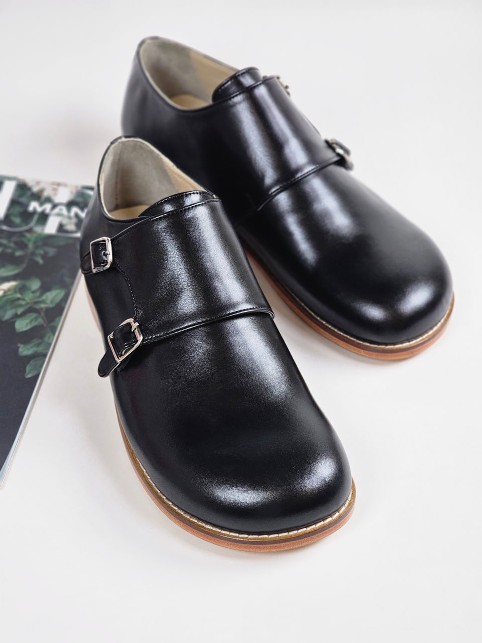 Barefoot Monk Black Leather 2 cm  heel