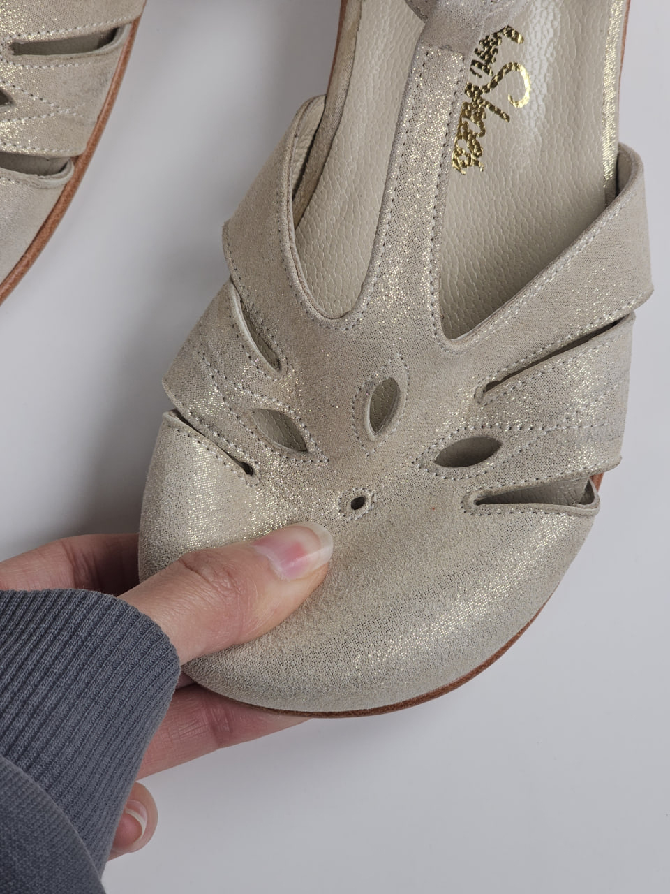 Barefoot Rosy Golden Suede 1.5 cm heel