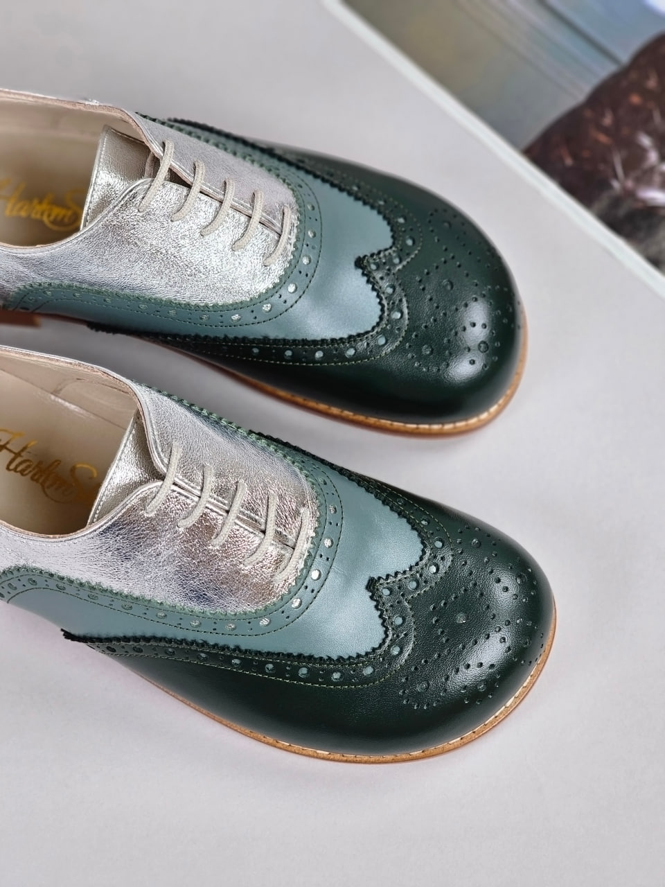 Barefoot Brogue Jungle Green & Teal Green & Silver leather 2 cm heel