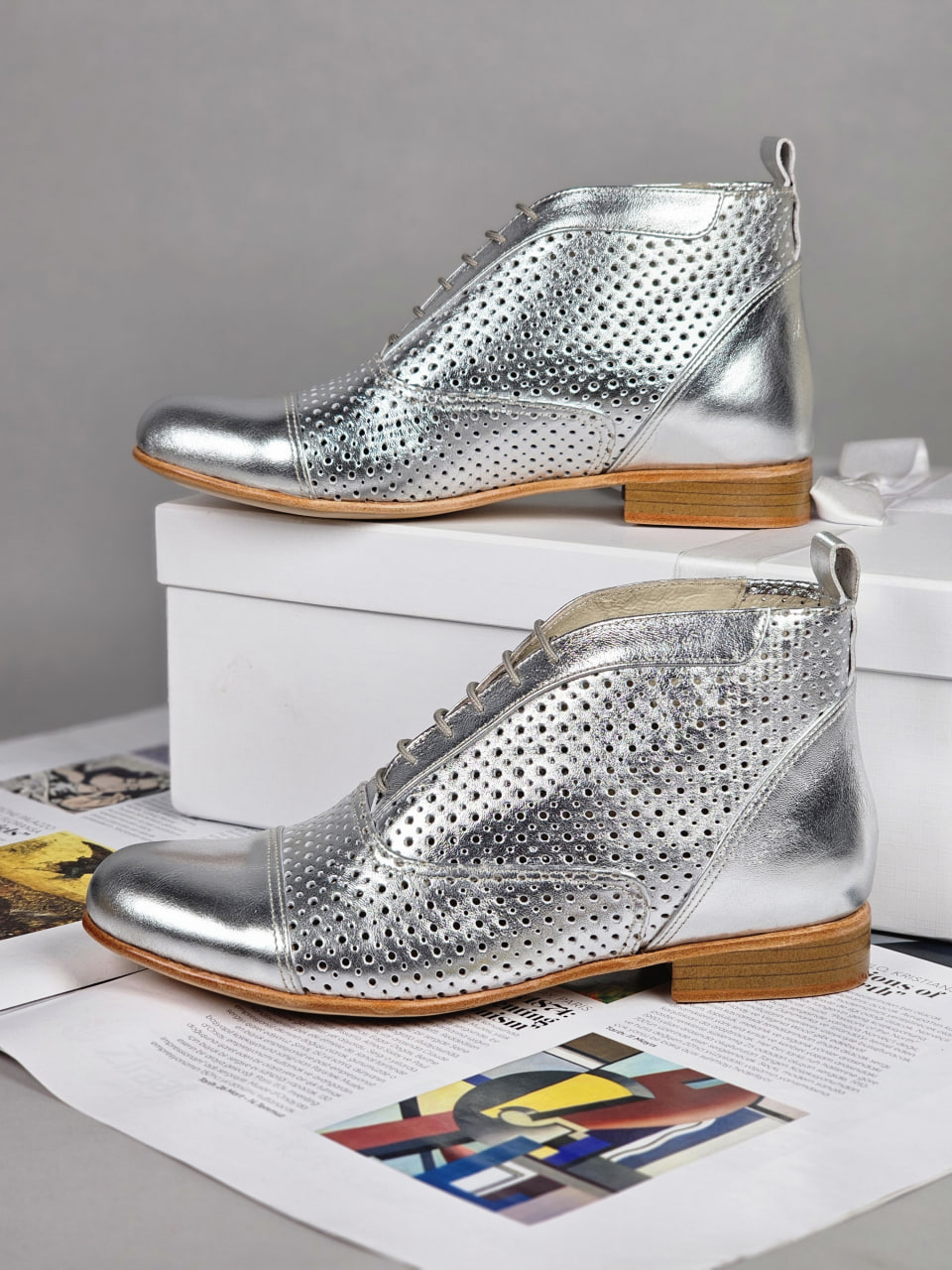 Smooth Boots Perforated Silver Leather 2 cm heel