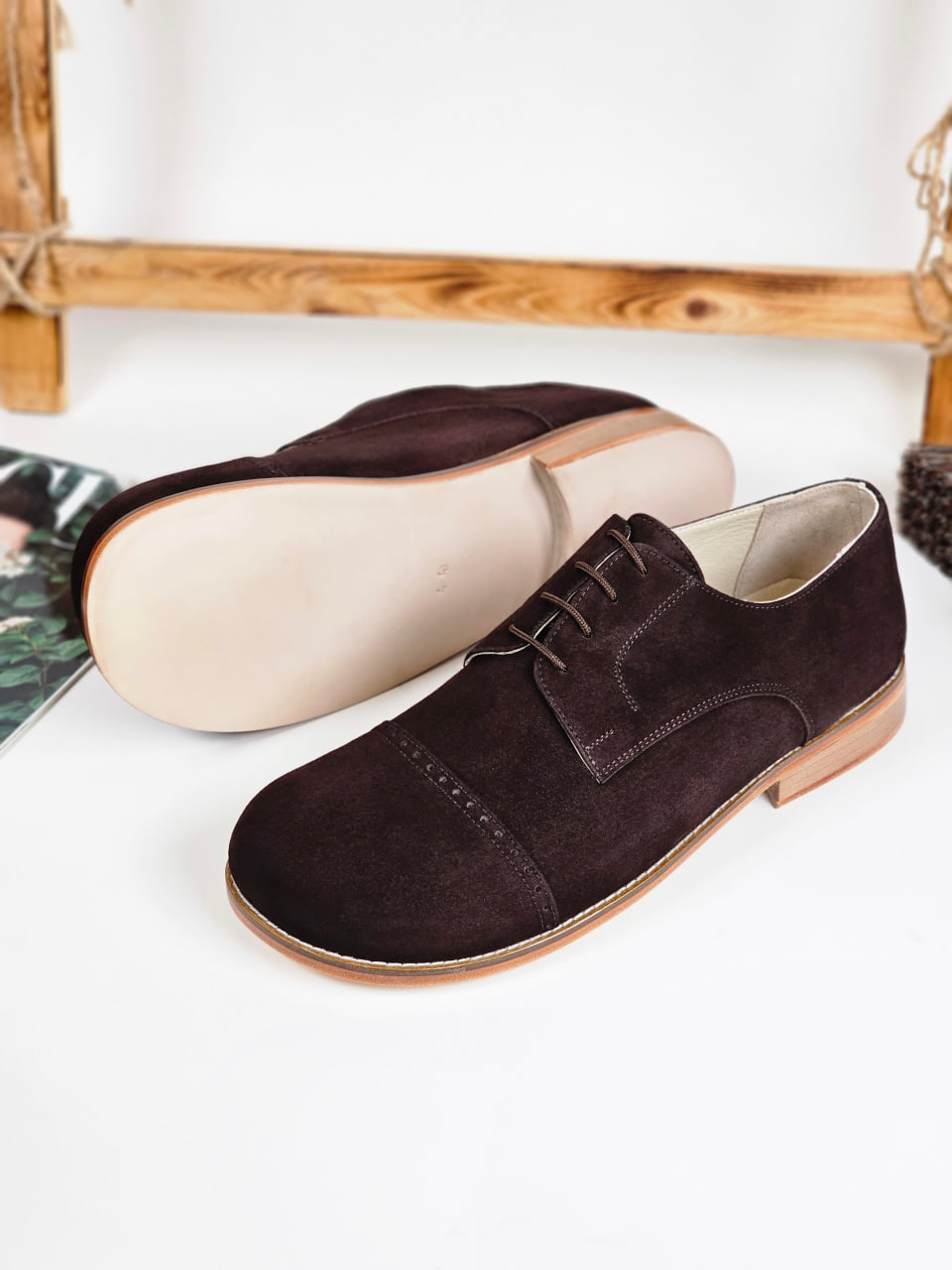 Barefoot California Dark Chocolate Suede 2 cm heel