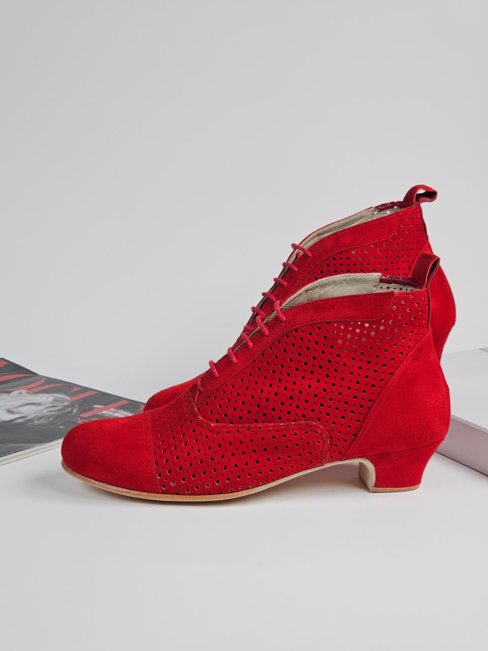 Smooth Boots Perforated Red Suede 4 cm heel