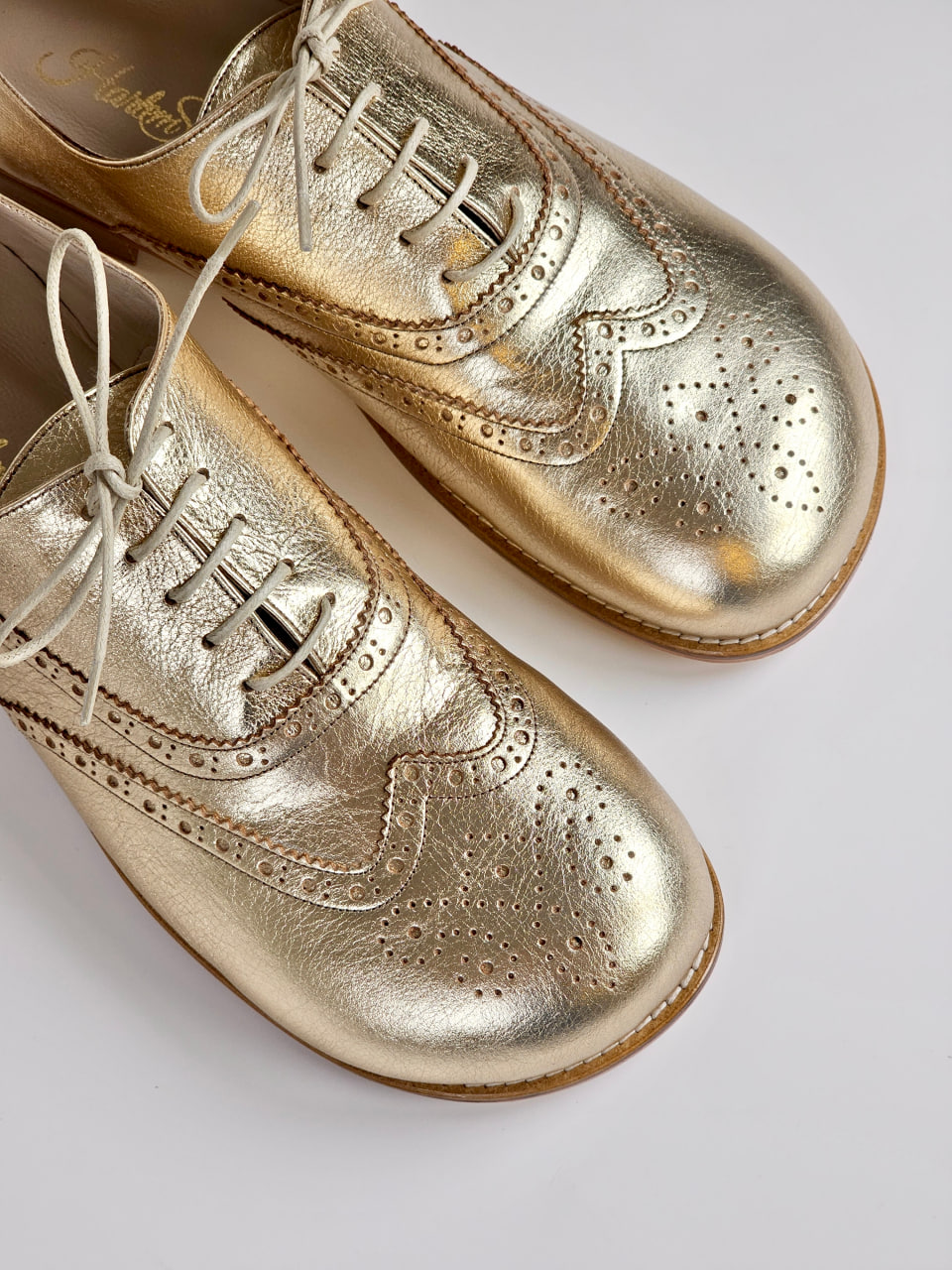 Barefoot Brogue Platinum Gold Leather 2 cm heel